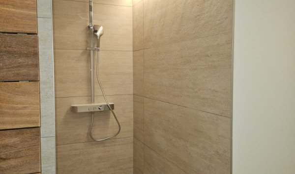 Bandeaux LED pour la douche, chalet sur Chamonix